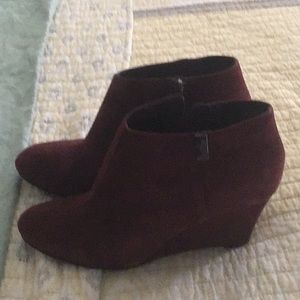 Maroon booties
